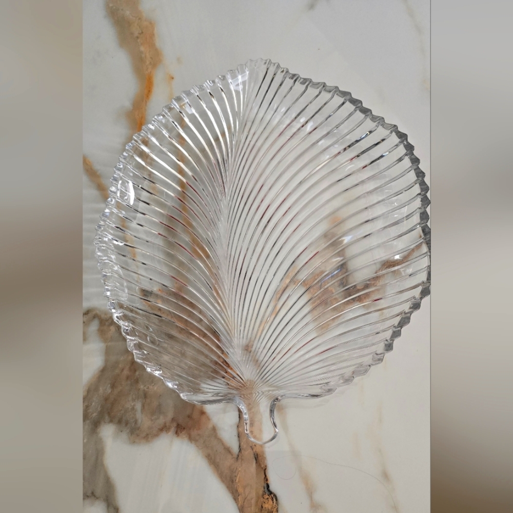Vintage Elegant Clear Crystal Glass Leaf Art Piece